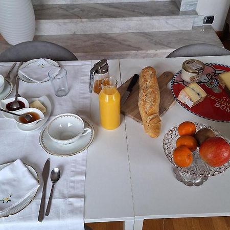 Montaigu  Chambres D'Hotes Le Relais Globe Trotteur المظهر الخارجي الصورة